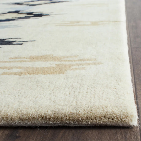 Safavieh Soho 2'-6" x 8'-0" Rug in Ivory / Dark Grey