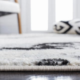 Safavieh Tulum 4'-0" x 6'-0" Rug in Ivory / Black