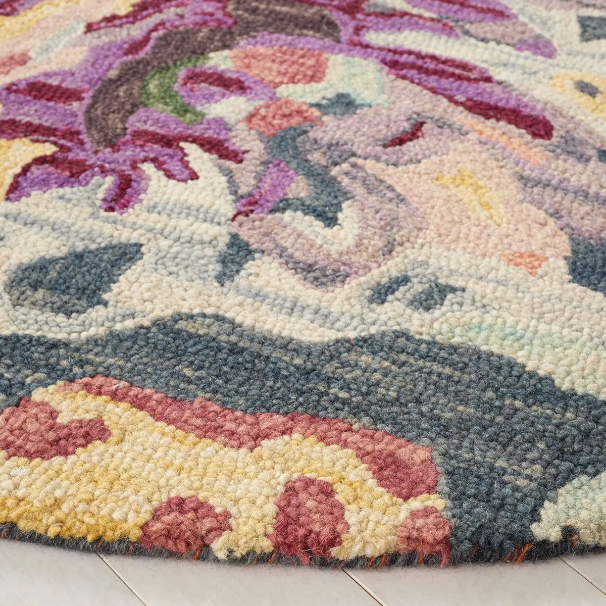 Safavieh Blossom 6'-0" x 6'-0" Rug in Blue / Purple