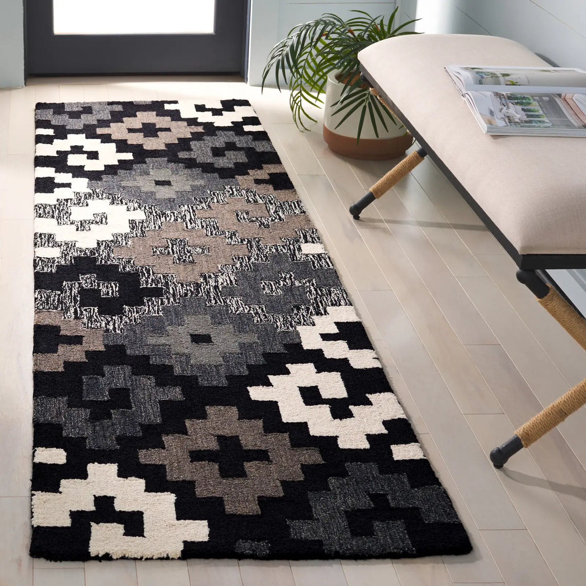 Safavieh Metro 2'-3" x 8'-0" Rug in Black / Ivory