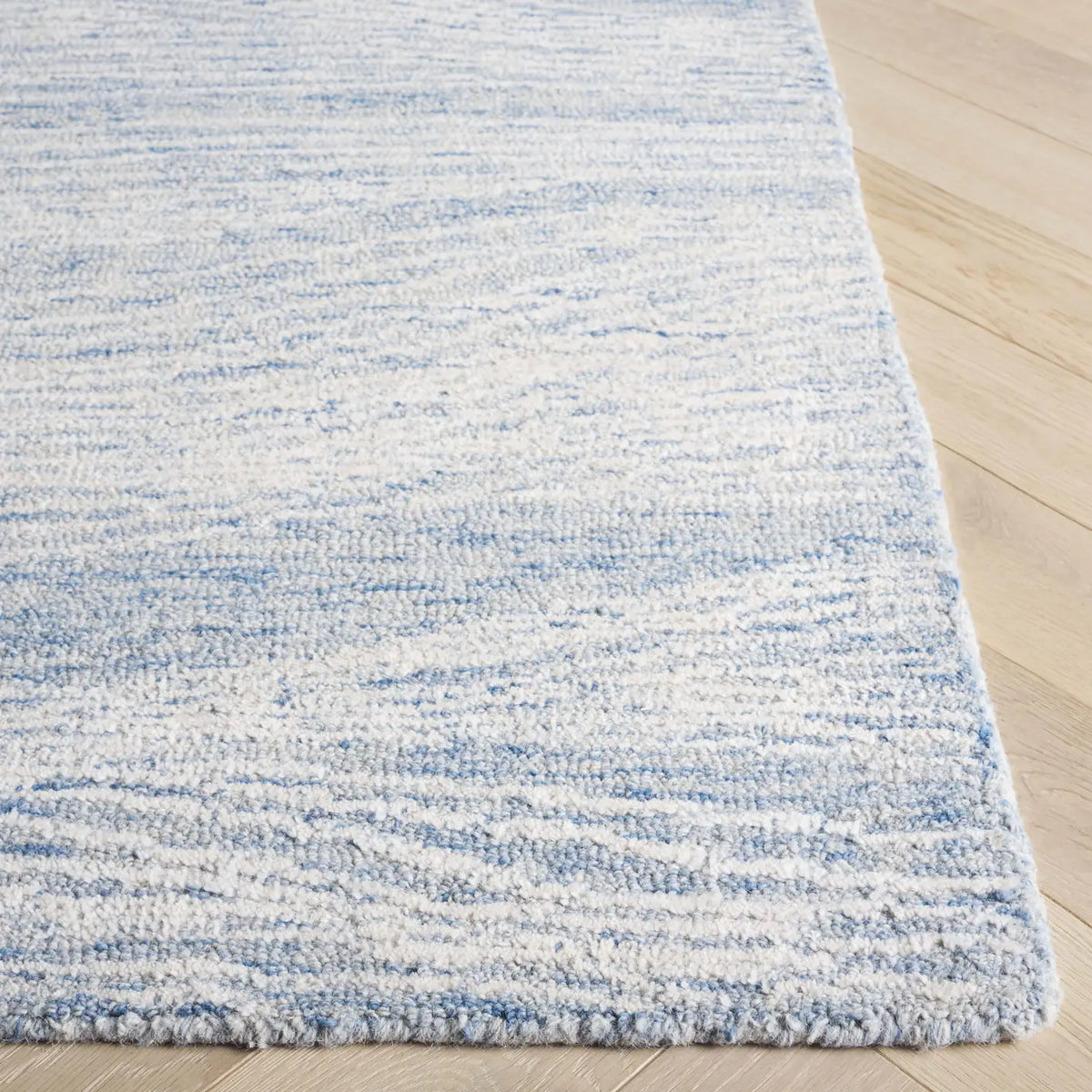 Safavieh Metro 4'-0" x 6'-0" Rug in Blue / Ivory