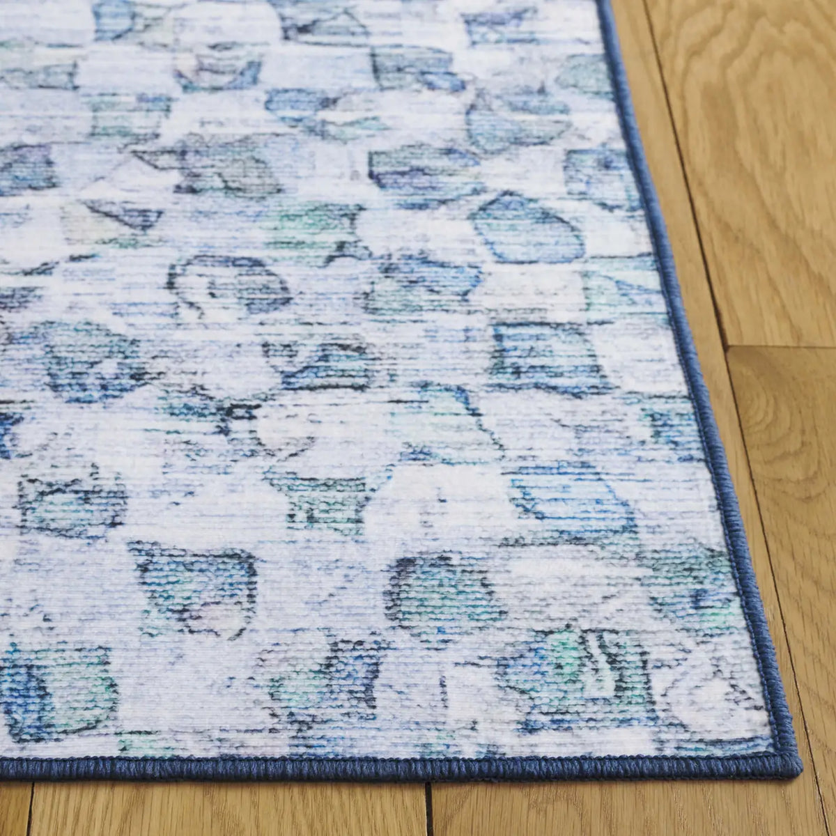 Safavieh Malibu 4'-0" x 6'-0" Rug in Grey / Aqua