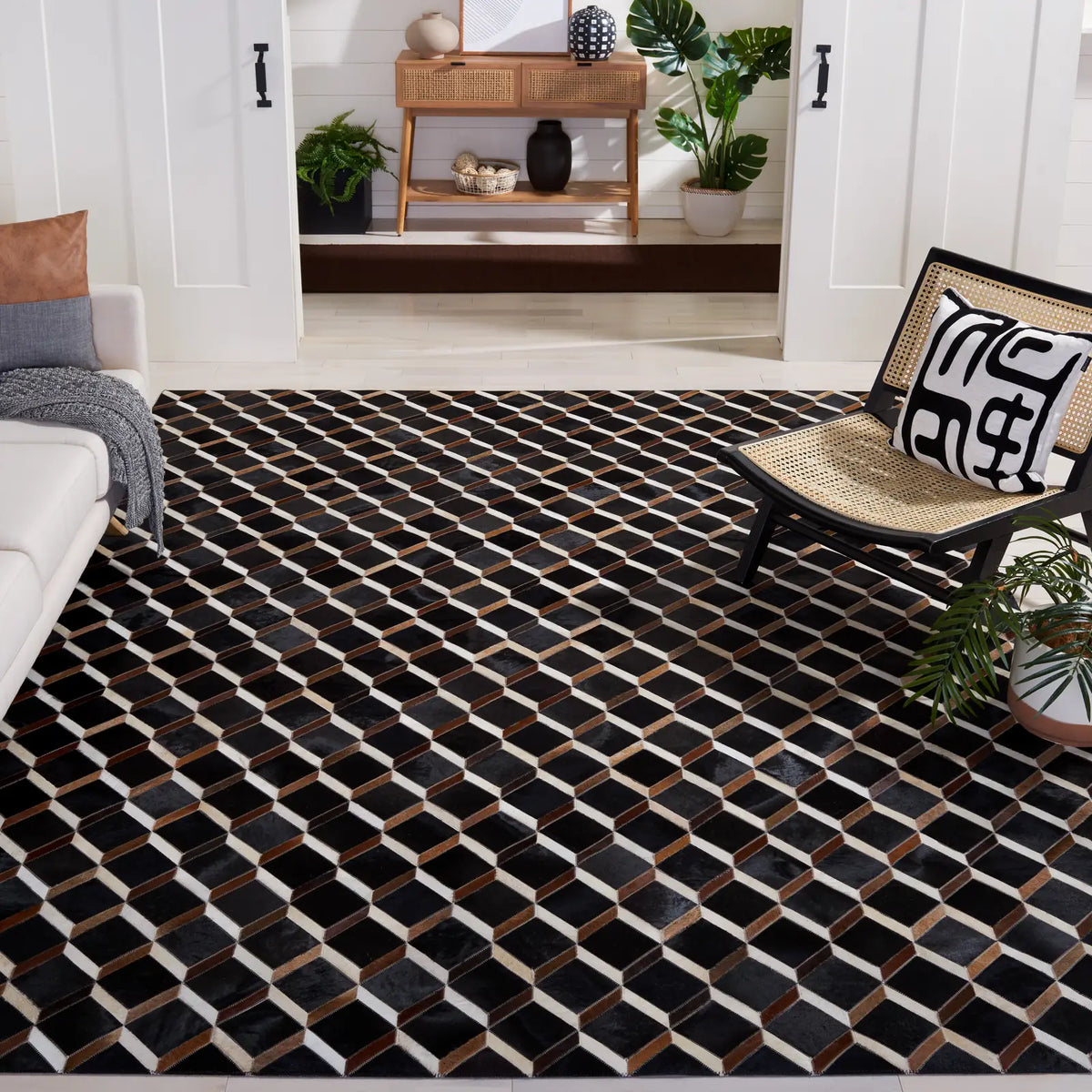 Safavieh Studio Leather 6'-0" x 9'-0" Rug in Black / Brown