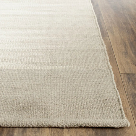 Safavieh Kilim 5'-0" x 8'-0" Rug in Beige / Light Green