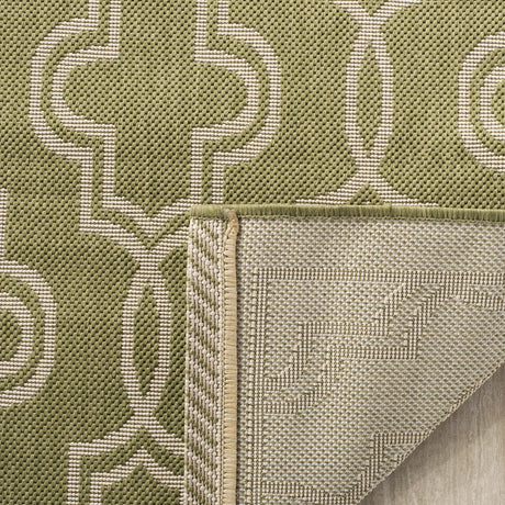 Safavieh Martha Stewart 4'-0" x 5'-7" Rug in Green / Beige