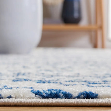 Safavieh Tulum 4'-0" x 6'-0" Rug in Ivory / Navy