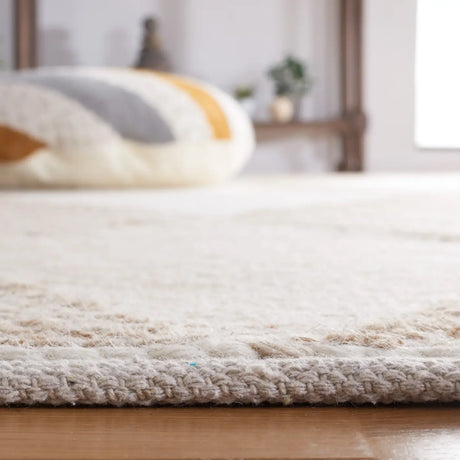 Safavieh Natura 4'-0" x 6'-0" Rug in Natural / Ivory