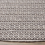 Safavieh Montauk 6'-0" x 6'-0" Rug in Ivory / Black