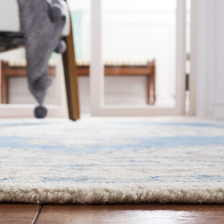 Safavieh Metro 4'-0" x 6'-0" Rug in Navy / Ivory