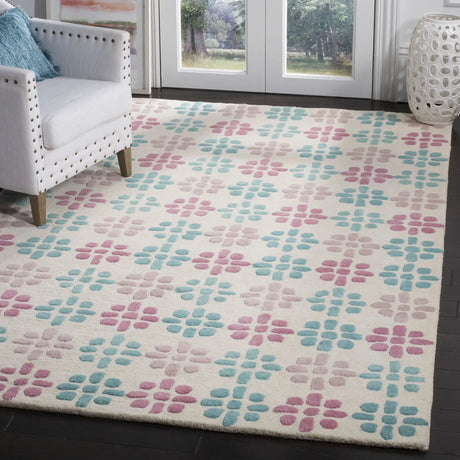 Safavieh Soho 3'-6" x 5'-6" Rug in Ivory / Multi