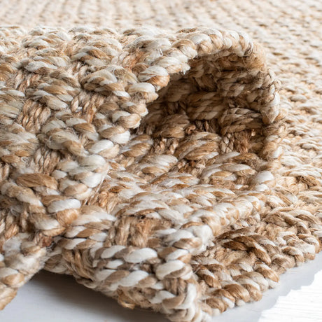 Safavieh Natural Fiber 4'-0" x 6'-0" Rug in Natural / Ivory