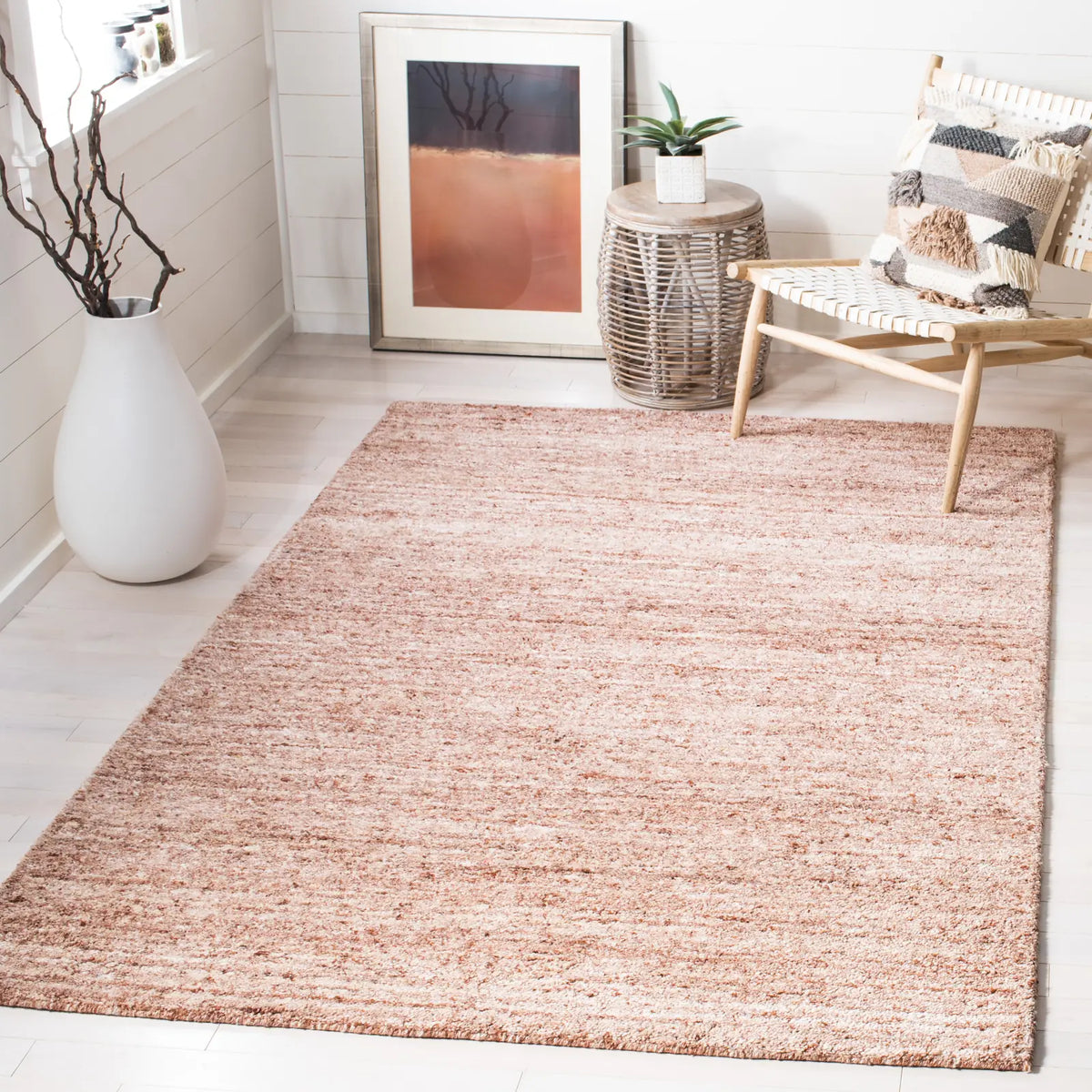 Safavieh Himalaya 5'-0" x 8'-0" Rug in Pink
