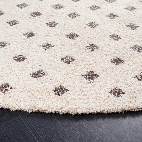 Safavieh Classic Vintage 6'-0" x 6'-0" Rug in Natural / Ivory