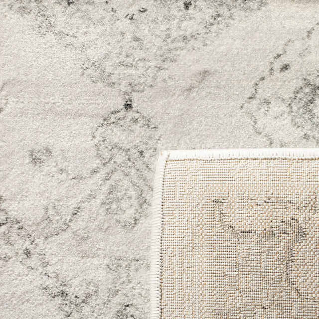 Safavieh Carnegie 4'-0" x 6'-0" Rug in Silver / Grey