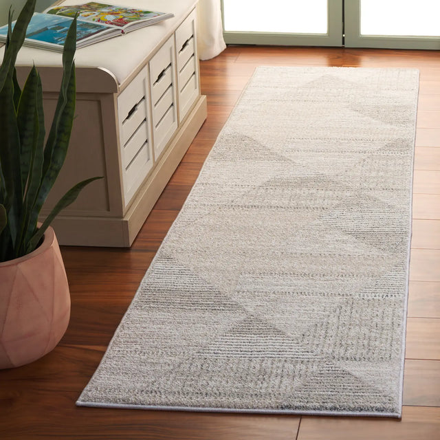 Safavieh Northport 2'-2" x 8'-0" Rug in Ivory / Grey