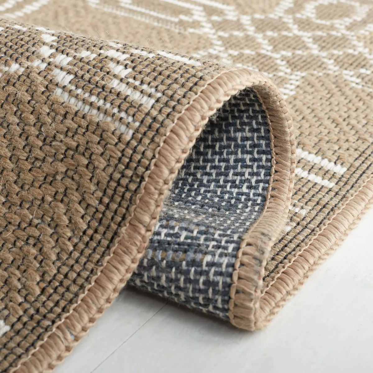 Safavieh Aspect 4'-0" x 6'-0" Rug in Natural / Ivory