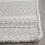 Safavieh Kilim 2'-3" x 7'-0" Rug in Grey / Ivory