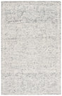 Safavieh Roslyn 4'-0" x 6'-0" Rug in Grey / Ivory