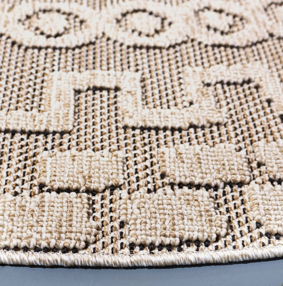 Safavieh Global 6'-7" x 6'-7" Rug in Beige / Light Beige