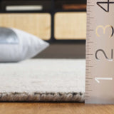 Safavieh Kenya 4'-0" x 6'-0" Rug in Ivory / Black