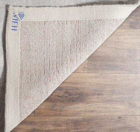 Safavieh Mirage 6'-0" x 9'-0" Rug in Silver / Grey