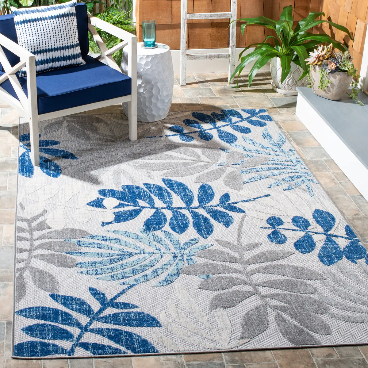 Safavieh Cabana 4'-0" x 6'-0" Rug in Grey / Blue