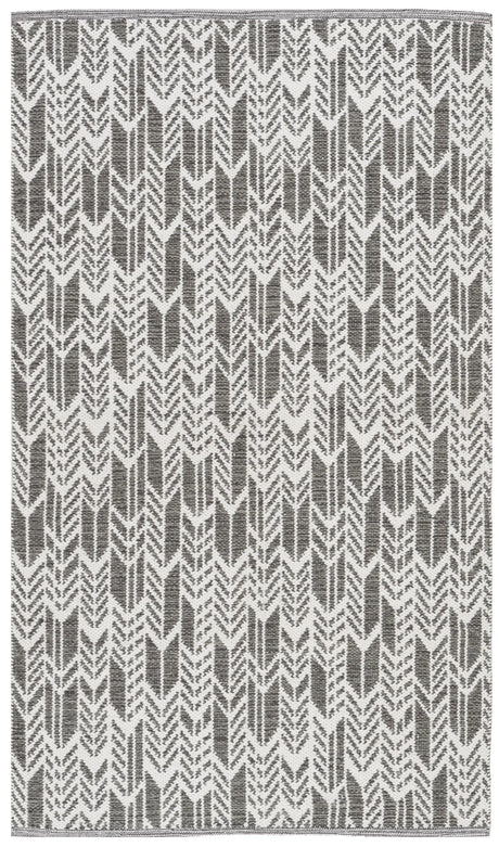 Safavieh Montauk 3'-0" x 5'-0" Rug in Charcoal / Ivory