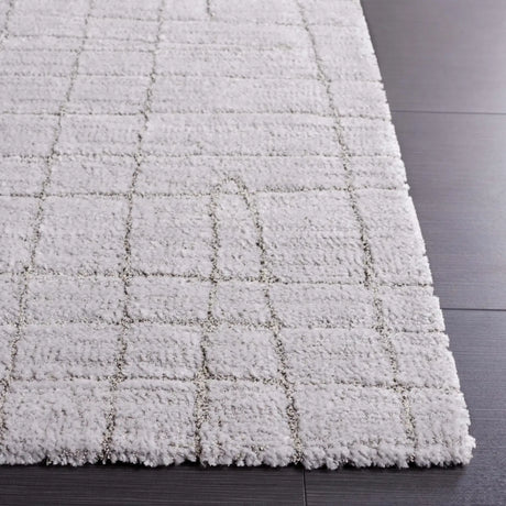 Safavieh Neptune 4'-0" x 6'-0" Rug in Light Grey / Grey