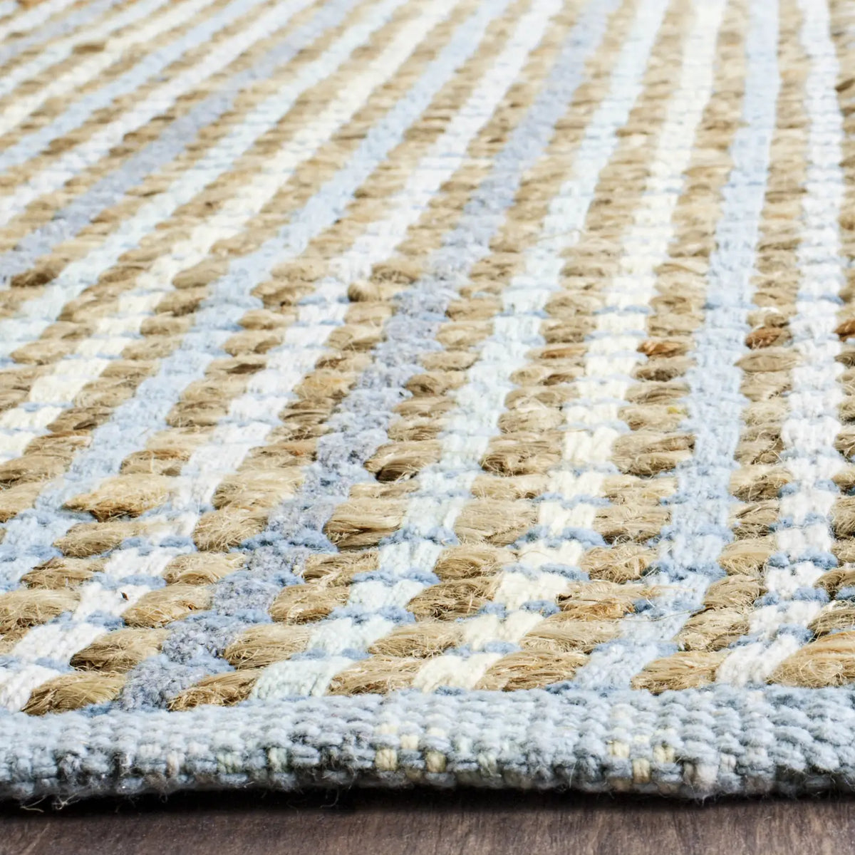 Safavieh Cape Cod 2'-3" x 8'-0" Rug in Grey