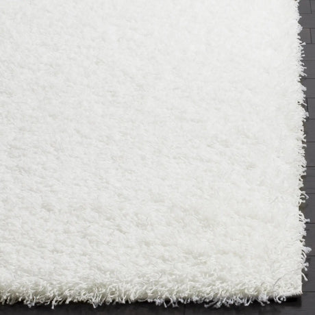 Safavieh Sgl-Laguna Shag 4'-0" x 6'-0" Rug in White