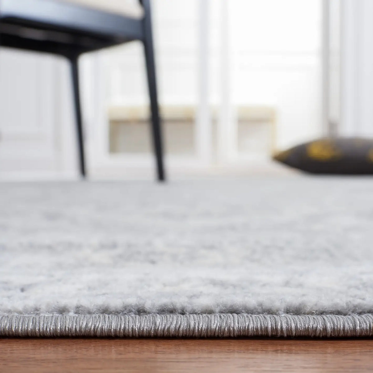 Safavieh Brentwood 4'-0" x 6'-0" Rug in Grey / Light Grey