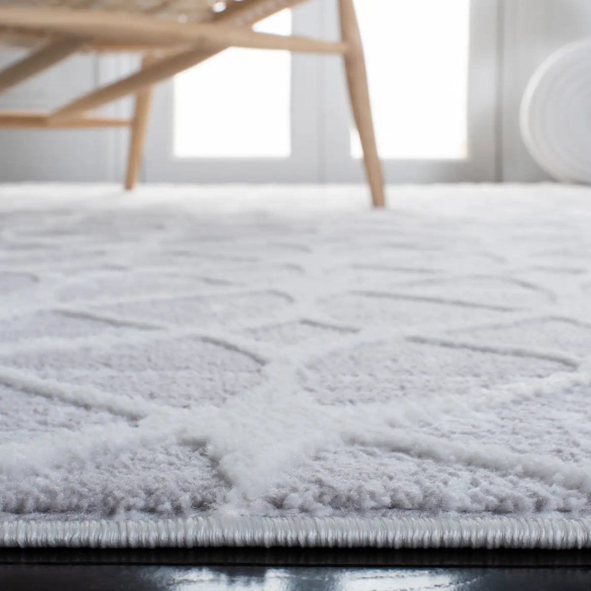 Safavieh Amelia 700 4'-0" x 6'-0" Rug in Grey / Ivory