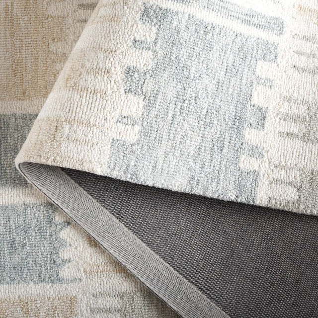 Safavieh Genre 4'-0" x 6'-0" Rug in Beige / Grey