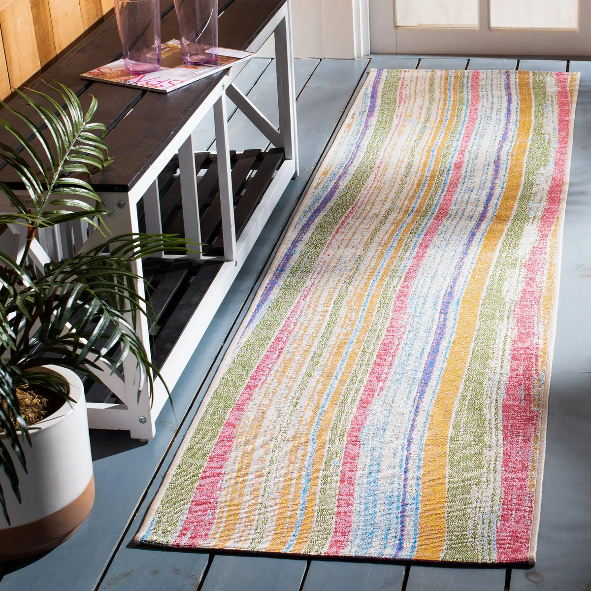 Safavieh Summer 2'-0" x 8'-0" Rug in Ivory / Green