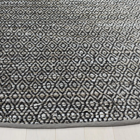 Safavieh Vintage Leather 6'-0" x 6'-0" Rug in Light Grey / Grey