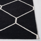Safavieh Dhurries 4'-0" x 6'-0" Rug in Black / Ivory