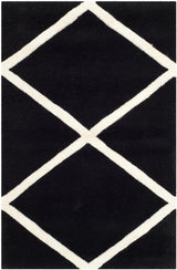 Safavieh Chatham 2'-0" x 3'-0" Rug in Black / Ivory
