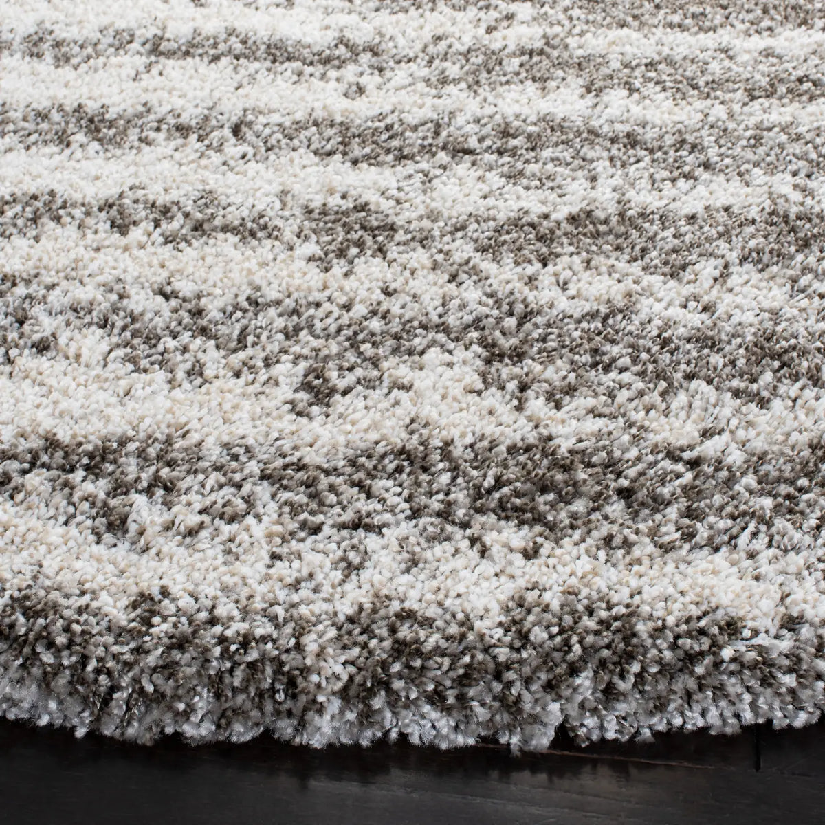Safavieh Hudson Shag 7'-0" x 7'-0" Rug in Grey / Ivory