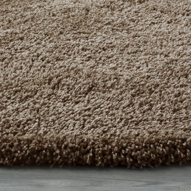 Safavieh Santa Monica Shag 6'-7" x 6'-7" Rug in Taupe