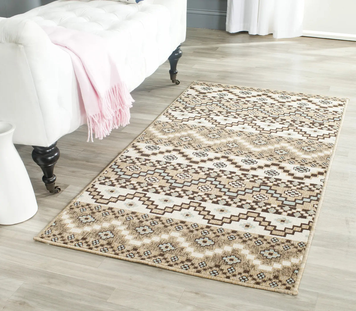 Safavieh Veranda 2'-7" x 5'-0" Rug in Creme / Brown