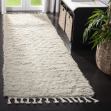 Safavieh Casablanca 2'-3" x 8'-0" Rug in Grey