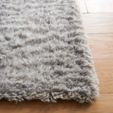 Safavieh Casablanca 4'-0" x 6'-0" Rug in Grey