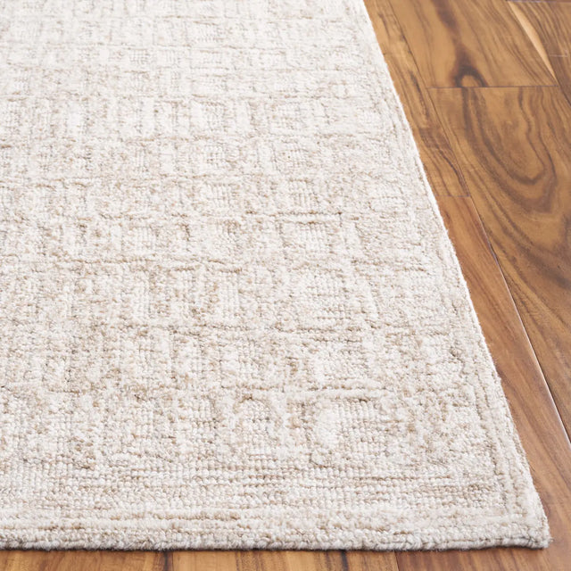 Safavieh Pine 4'-0" x 6'-0" Rug in Light Brown / Ivory