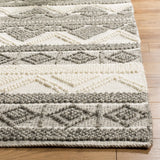 Safavieh Natura 4'-0" x 6'-0" Rug in Ivory / Grey
