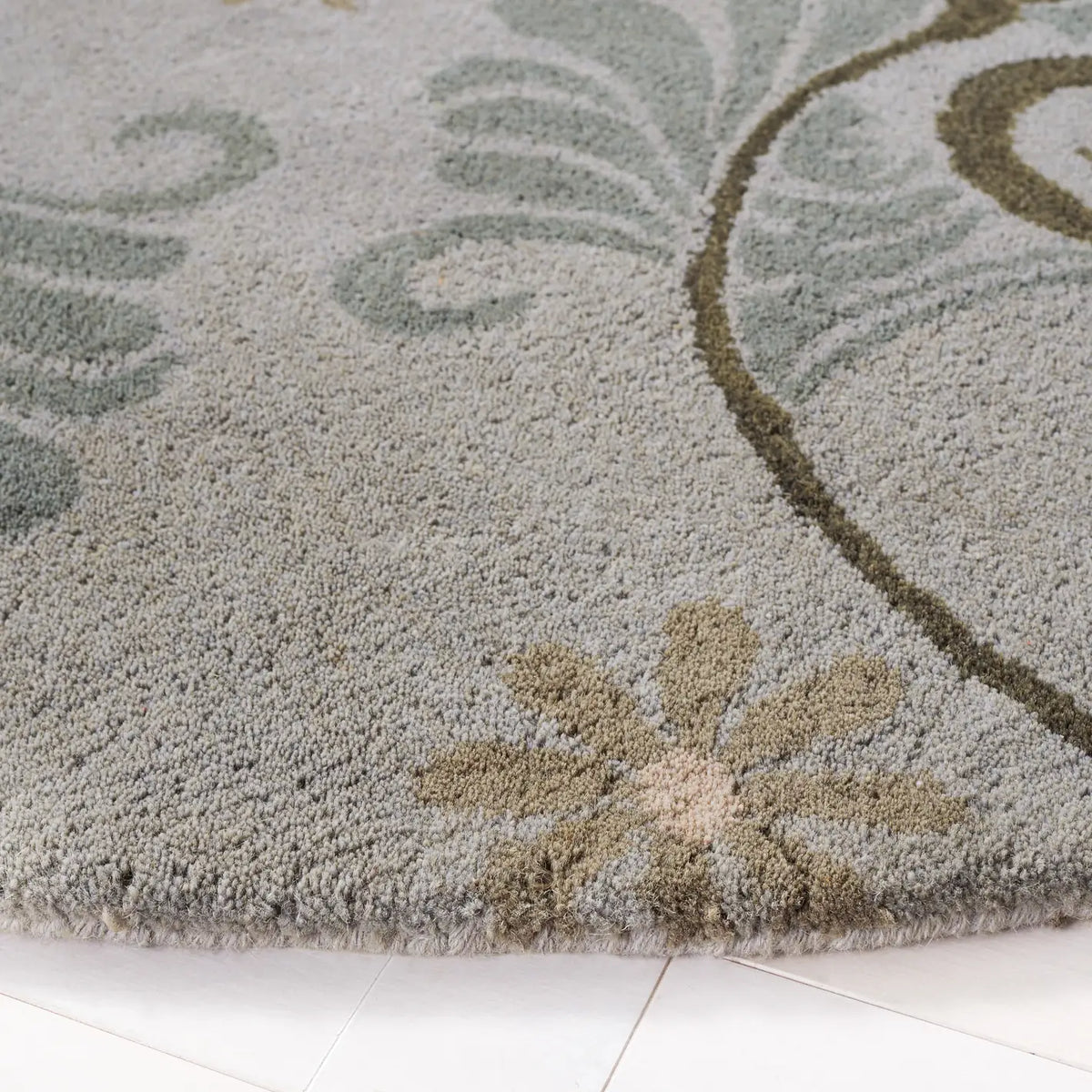 Safavieh Soho 6'-0" x 6'-0" Rug in Grey / Multi