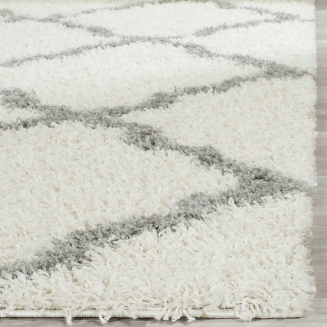Safavieh Sgd-Dallas Shag 10'-0" x 14'-0" Rug in Ivory / Grey