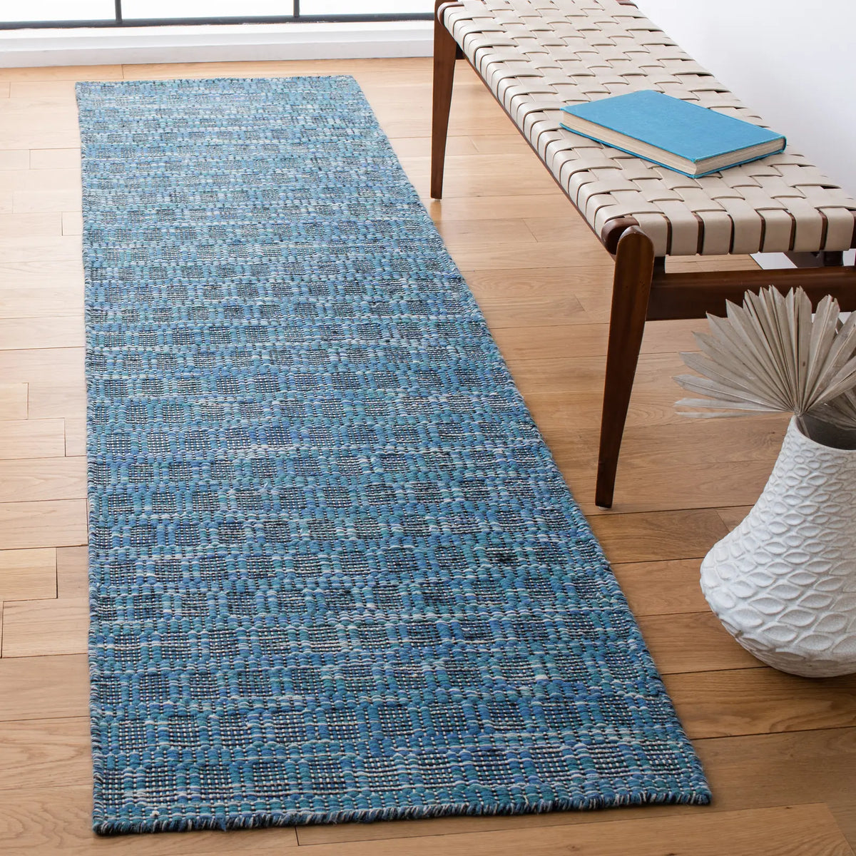 Safavieh Kilim 2'-3" x 9'-0" Rug in Blue / Black