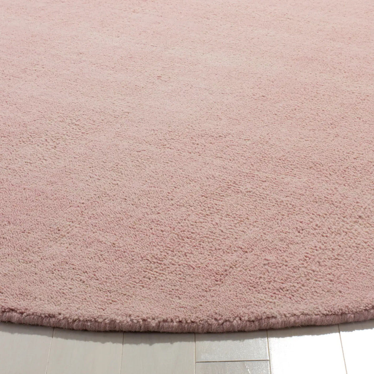 Safavieh Himalaya 6'-0" x 6'-0" Rug in Light Pink