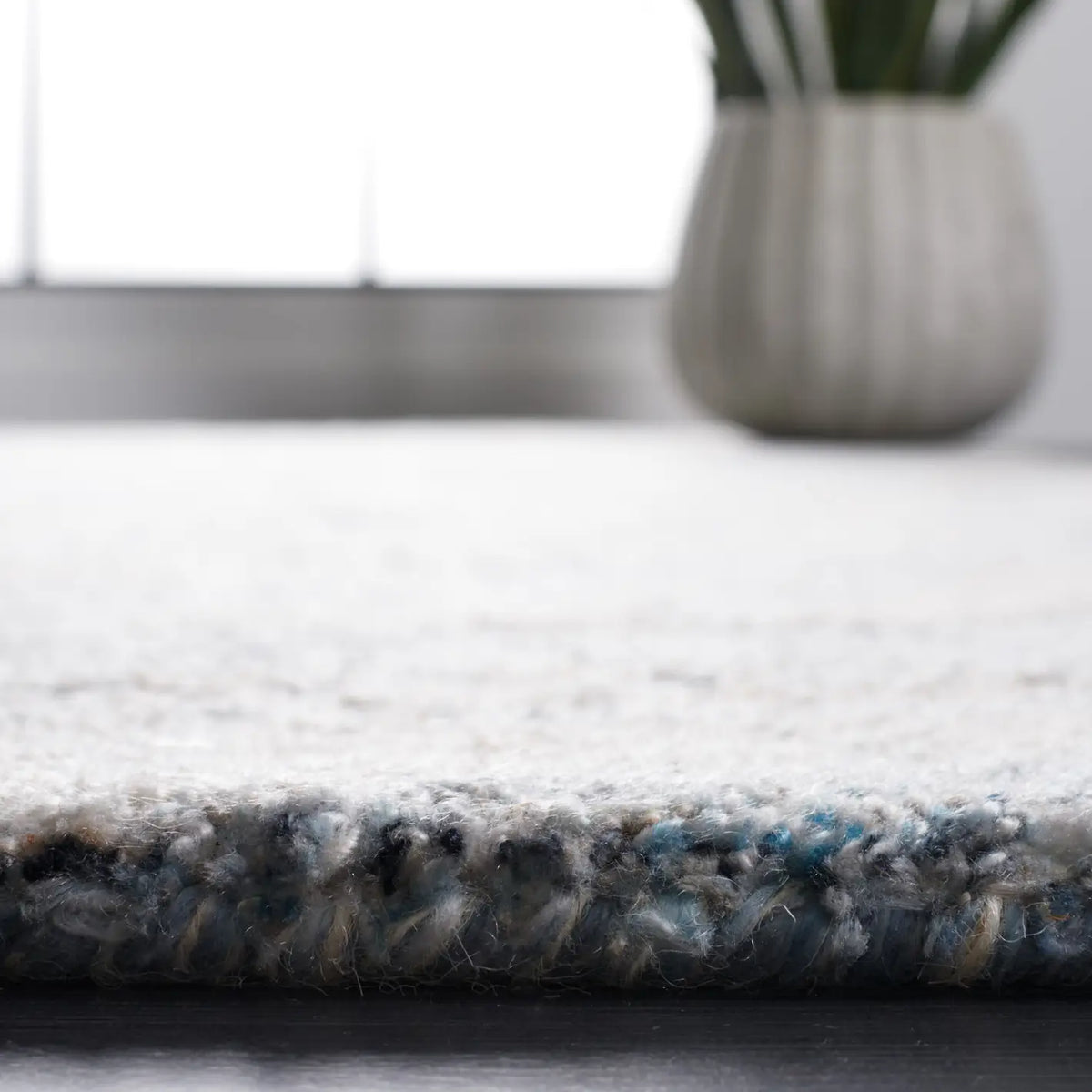 Safavieh Abstract 4'-0" x 6'-0" Rug in Beige / Blue