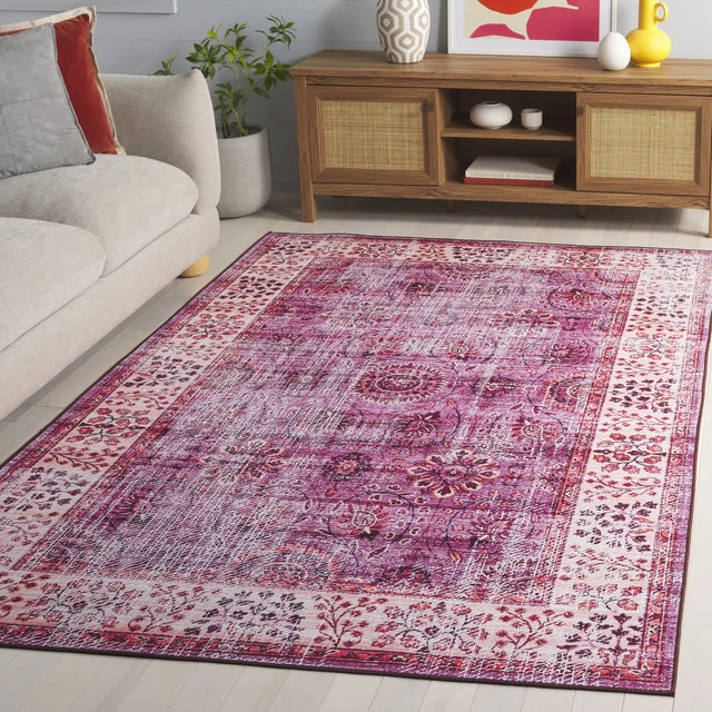 Safavieh Tucson 4'-0" x 6'-0" Rug in Fuchsia / Rust